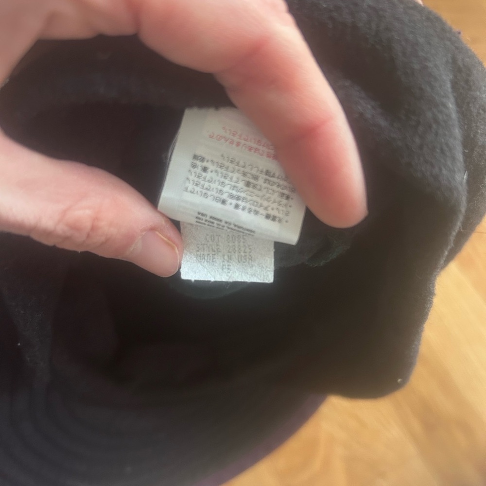 Patagonia Green, Black and Purple duckbill Fleece Hat medium vintage - Picture 6 of 6